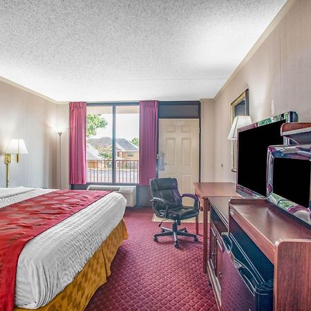 Ramada By Wyndham Branson Motel Exterior photo