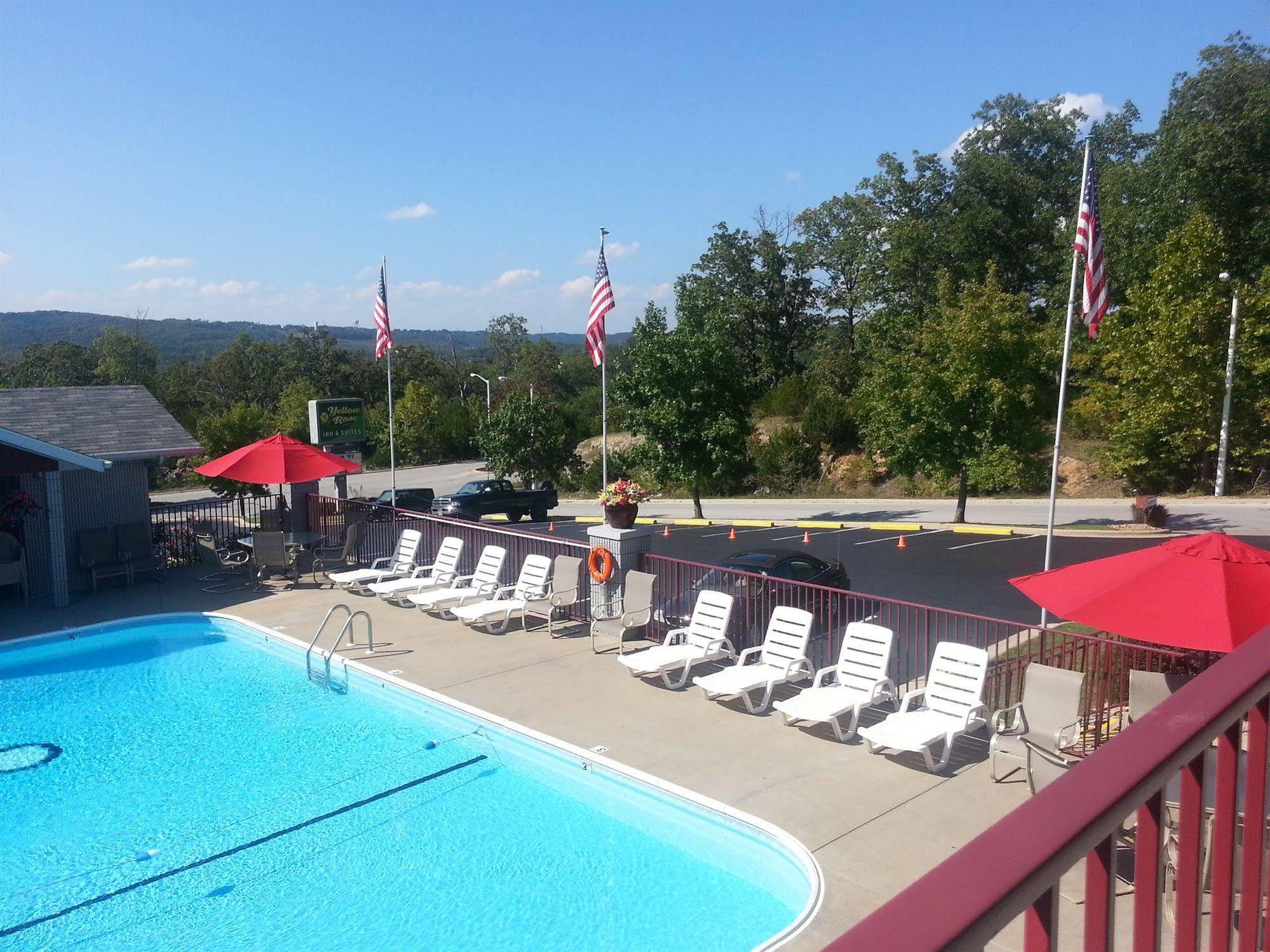 Ramada By Wyndham Branson Motel Exterior photo